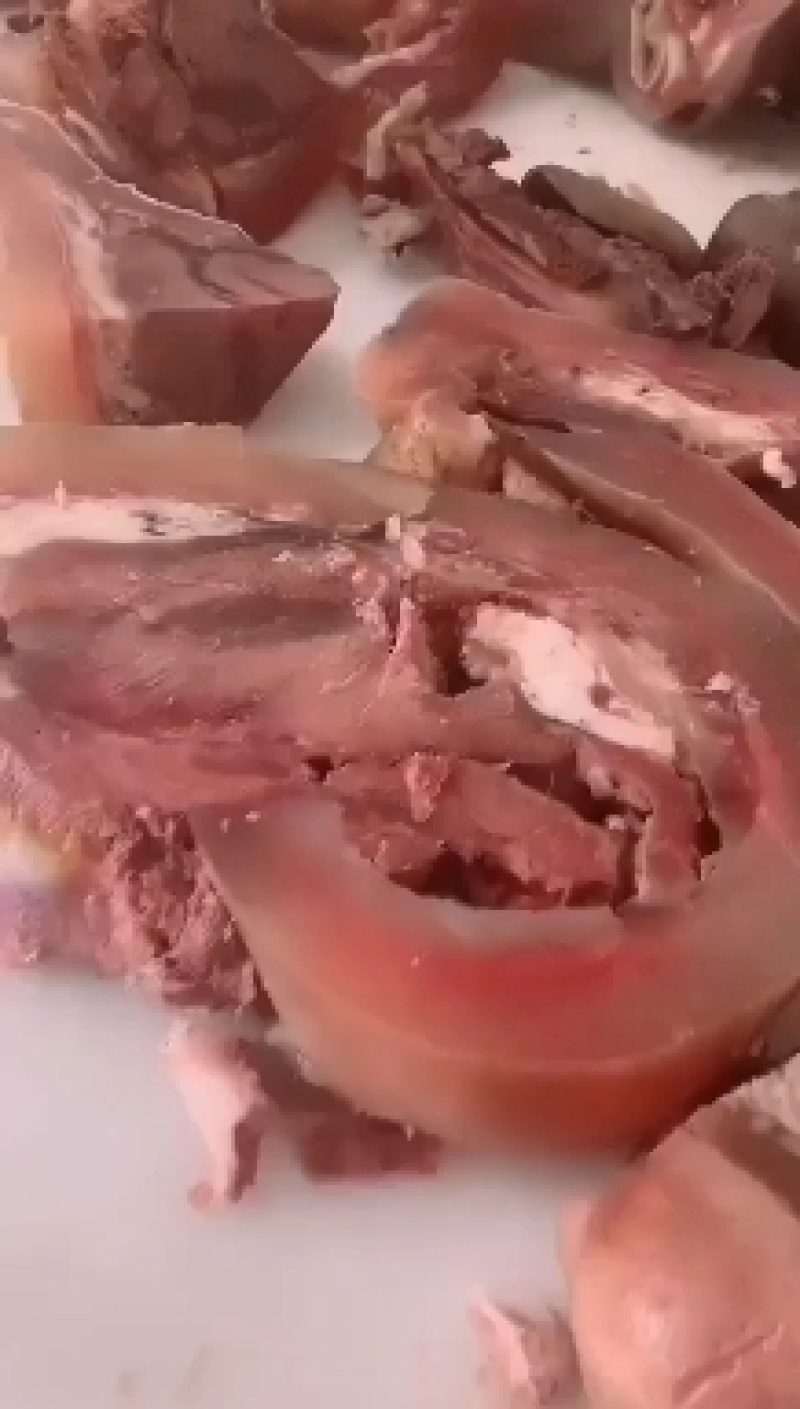 山东省阳信带皮去骨五香牛头肉真空包装，