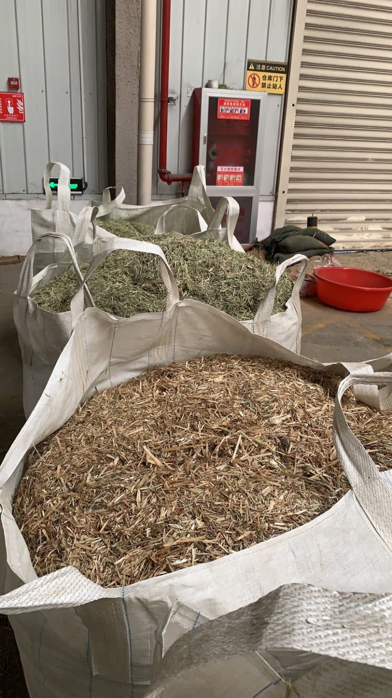 进口苜蓿草，散草，寻找长期合作的朋友。