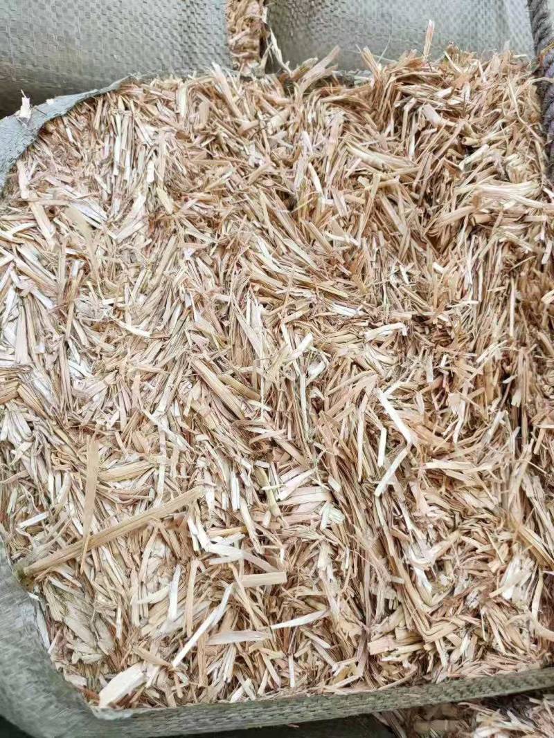 优质小麦秸秆干草料，适合喂牛