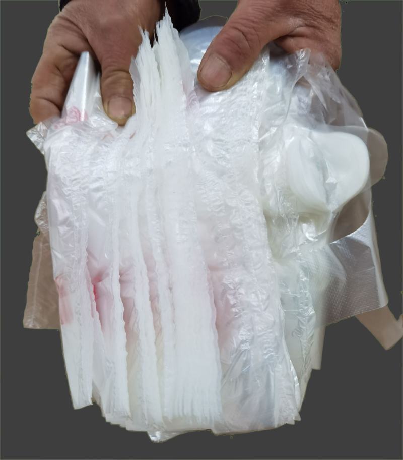 鸿运厂背心袋全新料，装3000-4000毫升开水无味！
