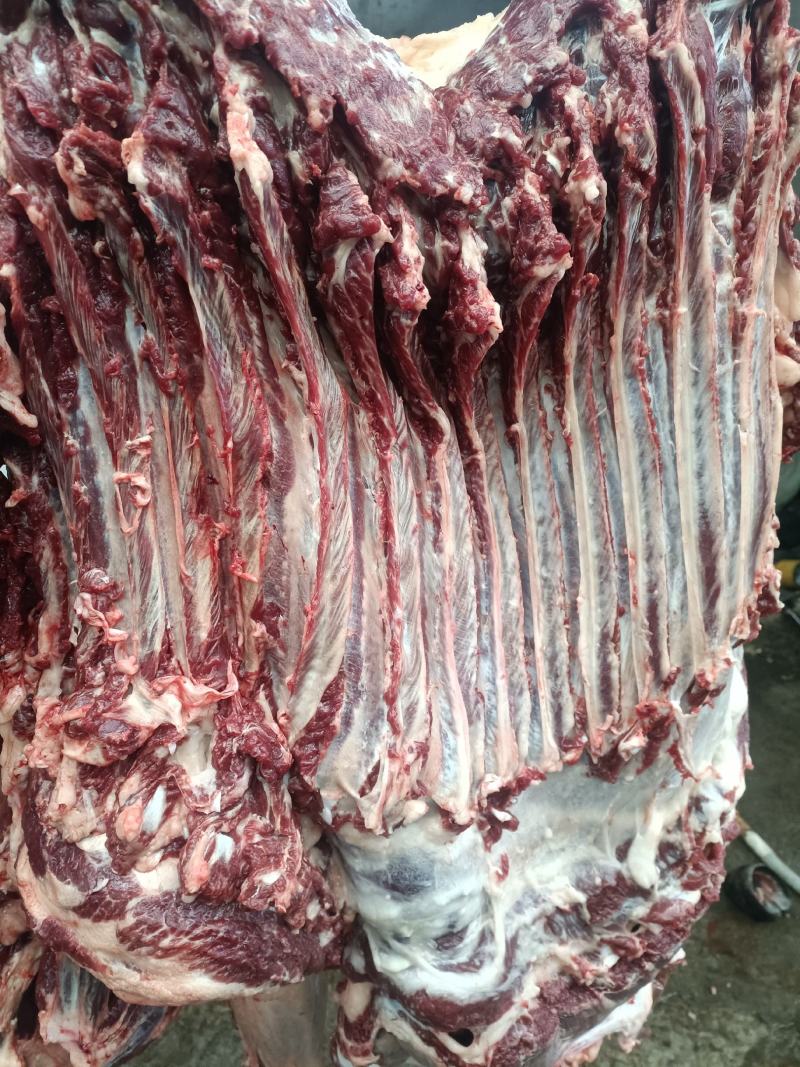 鲜驴肉，带皮驴肉，保证纯驴肉纯干肉，货真价实，保证质量！