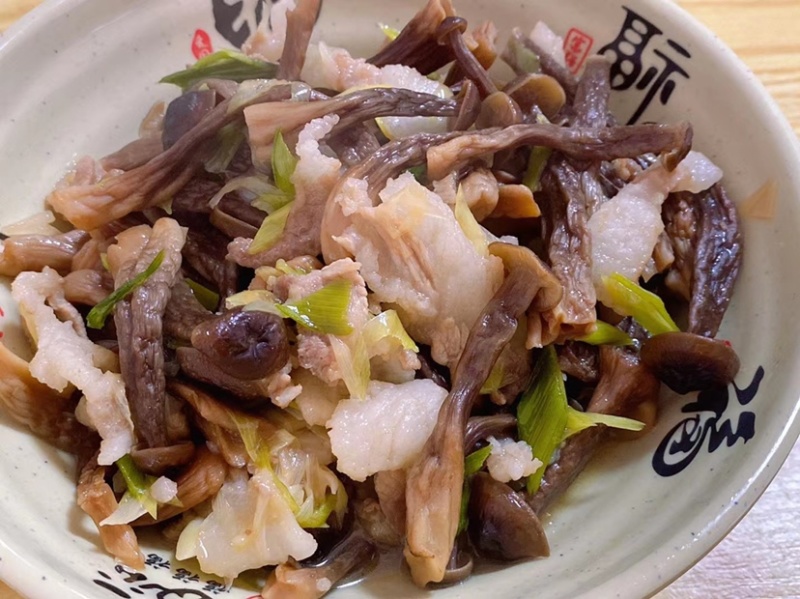 鹿茸菇脆嫩可煲汤，煮面，焖炒！营养美味