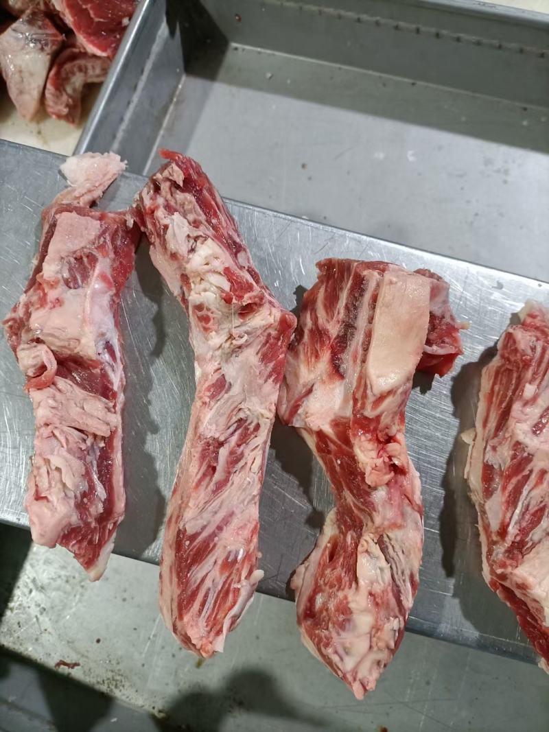 纯干腹肉条，牛肋条谷饲块整。适合烤肉，烧烤，炒菜，炖煮，