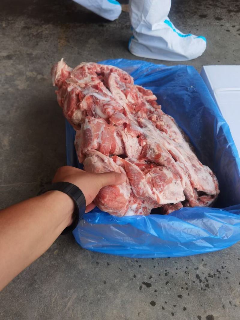 肥猪软骨，进软骨口，好货价低，烧烤专用，