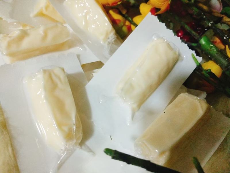 新疆奶疙瘩奶醇原味酸奶味两种口味奶香浓郁不粘牙