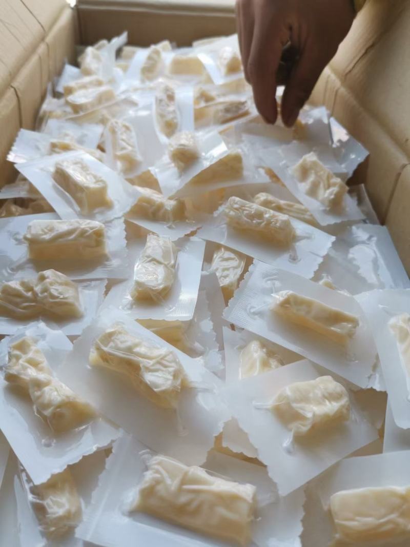 新疆奶疙瘩奶醇原味酸奶味两种口味奶香浓郁不粘牙