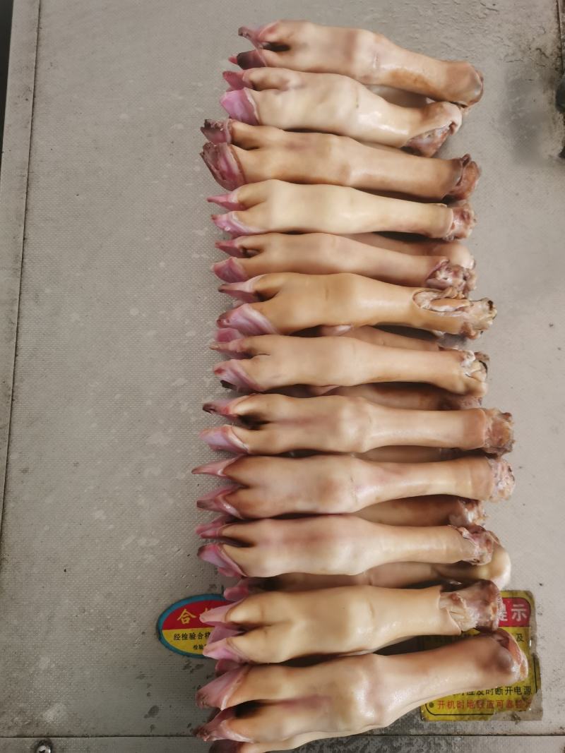 羊头，清洗干净，直接下锅，保证质量，物美价廉，长期有货，
