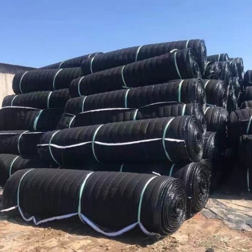河北飞龙大棚保温被，专业生产销售大棚棉被及原料：️