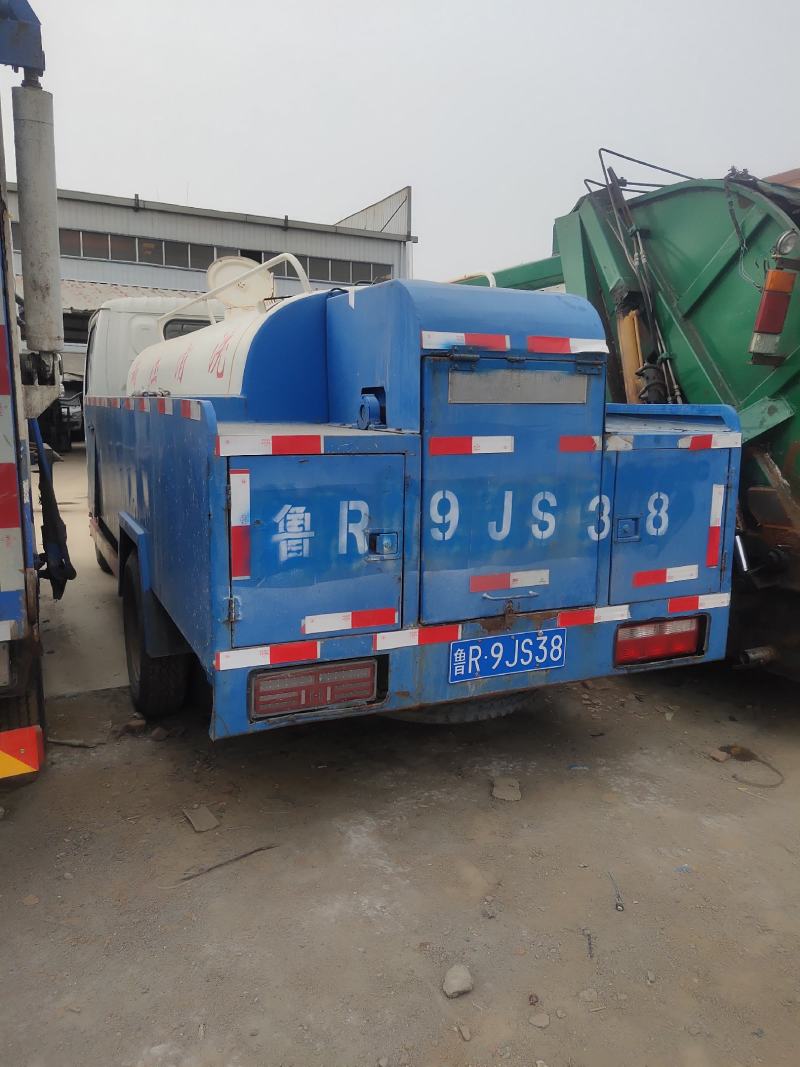 农用三轮车吸粪车，国五洒水车质量保证欢迎采购