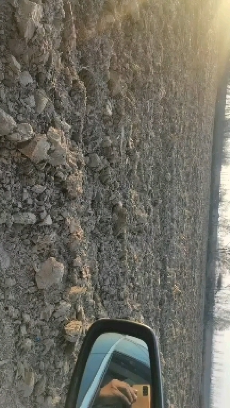 土地，带补贴，河水灌溉，改良好的大面积万亩良田