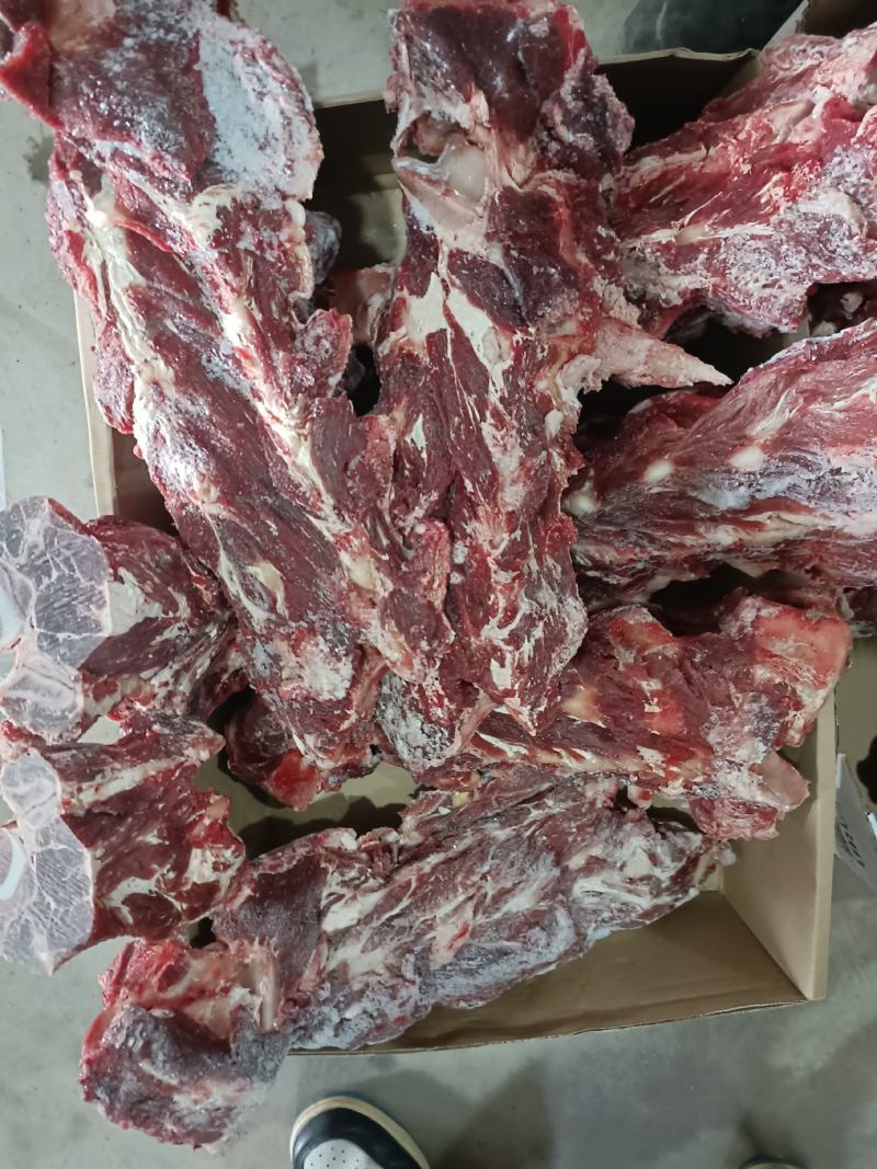 牛脖骨，价格便宜肉不少，需要的看老板看过来