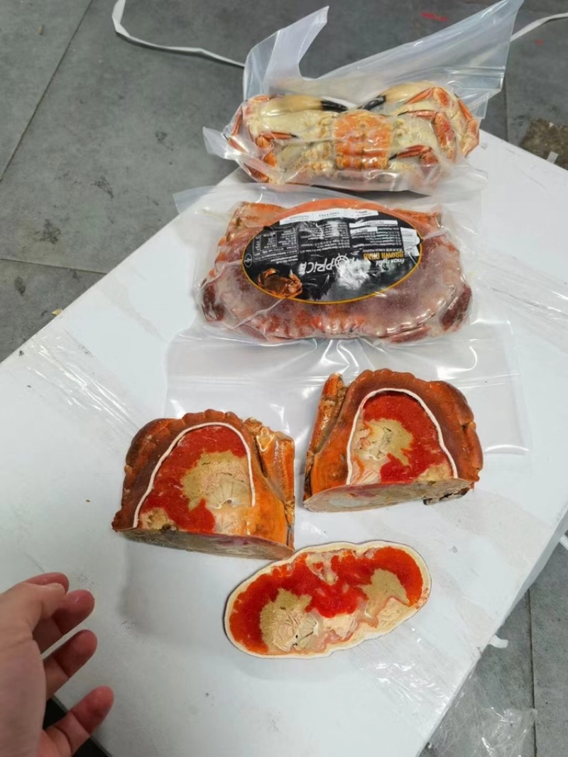 面包蟹10kg/件饱满度非常好，个个带膏。