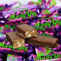 俄罗斯风味国产紫皮糖巧克力夹心糖果花生酥糖休闲零食紫苏糖