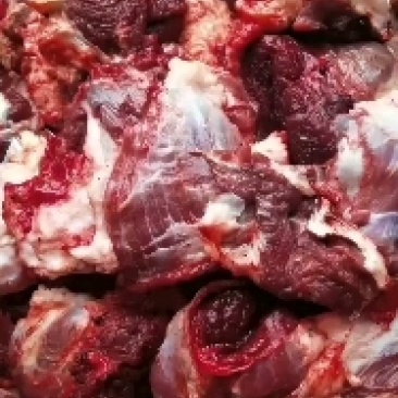 纯干牛肉块，肉质新鲜，色泽好，纯干货，长期供应，量大从优