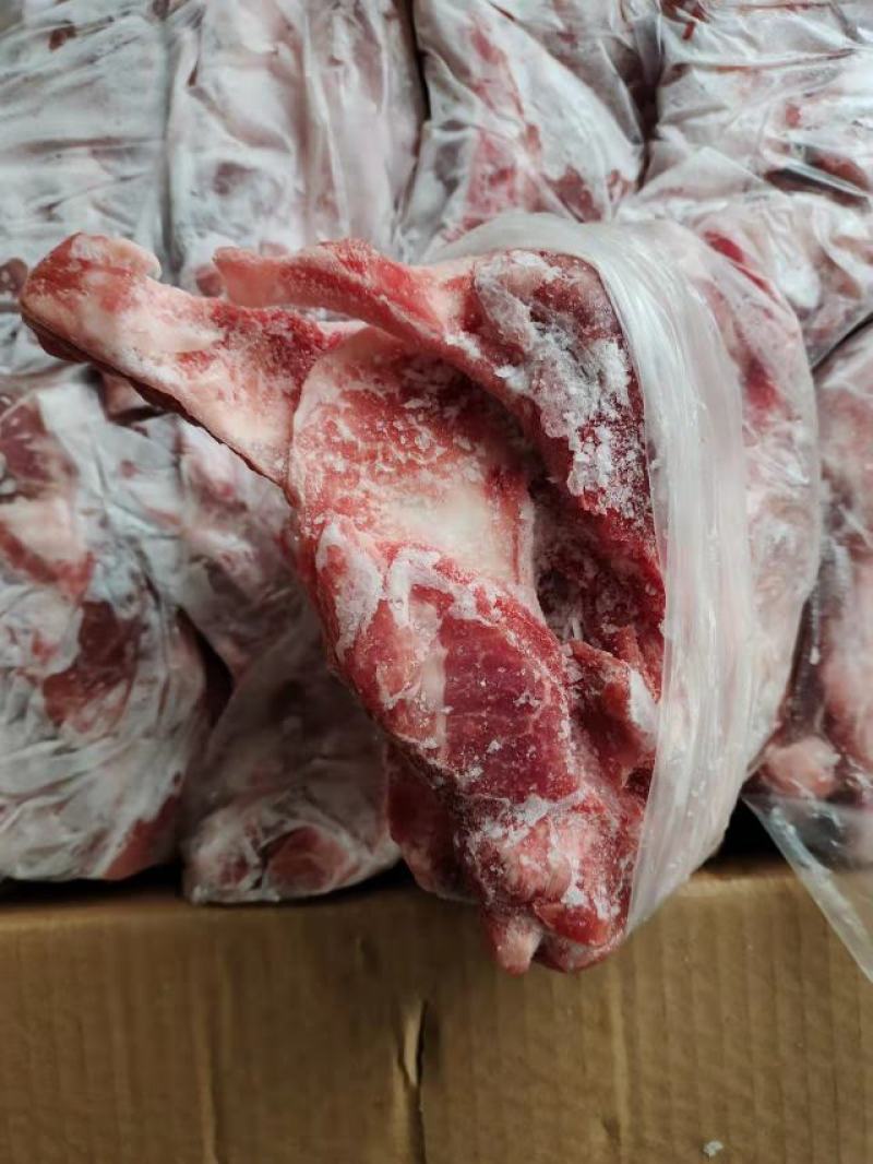 多肉月牙骨，带肉月牙骨，小块月牙骨都有，价格低，欢迎询价