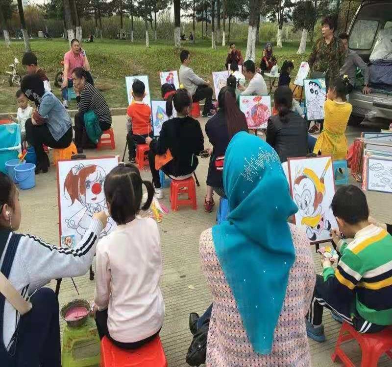 地摊儿童涂鸦画板DIY卡通涂鸦画板公园广场摆地摊批发