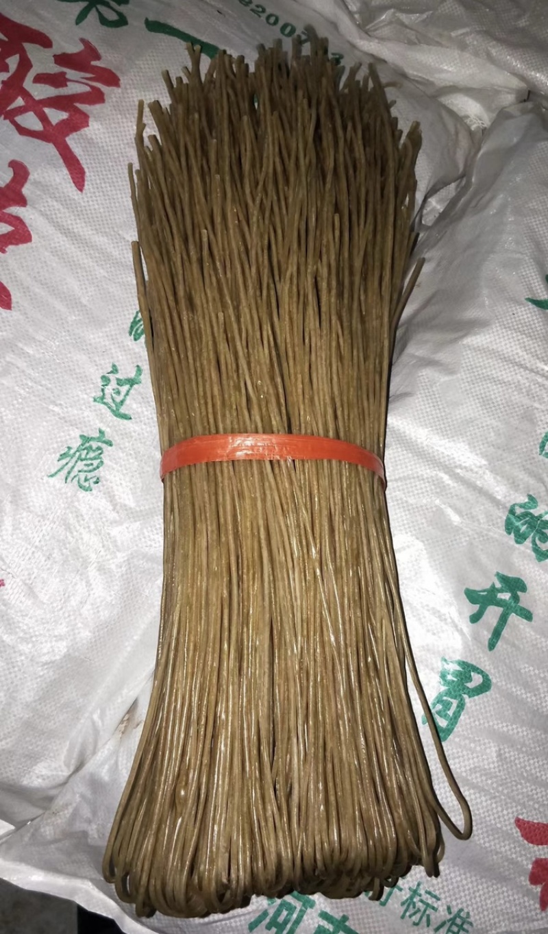 酸辣粉专用粉条，正宗纯手工红薯粉条，劲道耐煮。