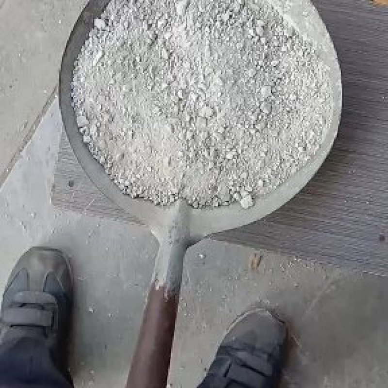 红薯淀粉通过人工精选，耐心，细致的操作过程，才提炼出毛粉