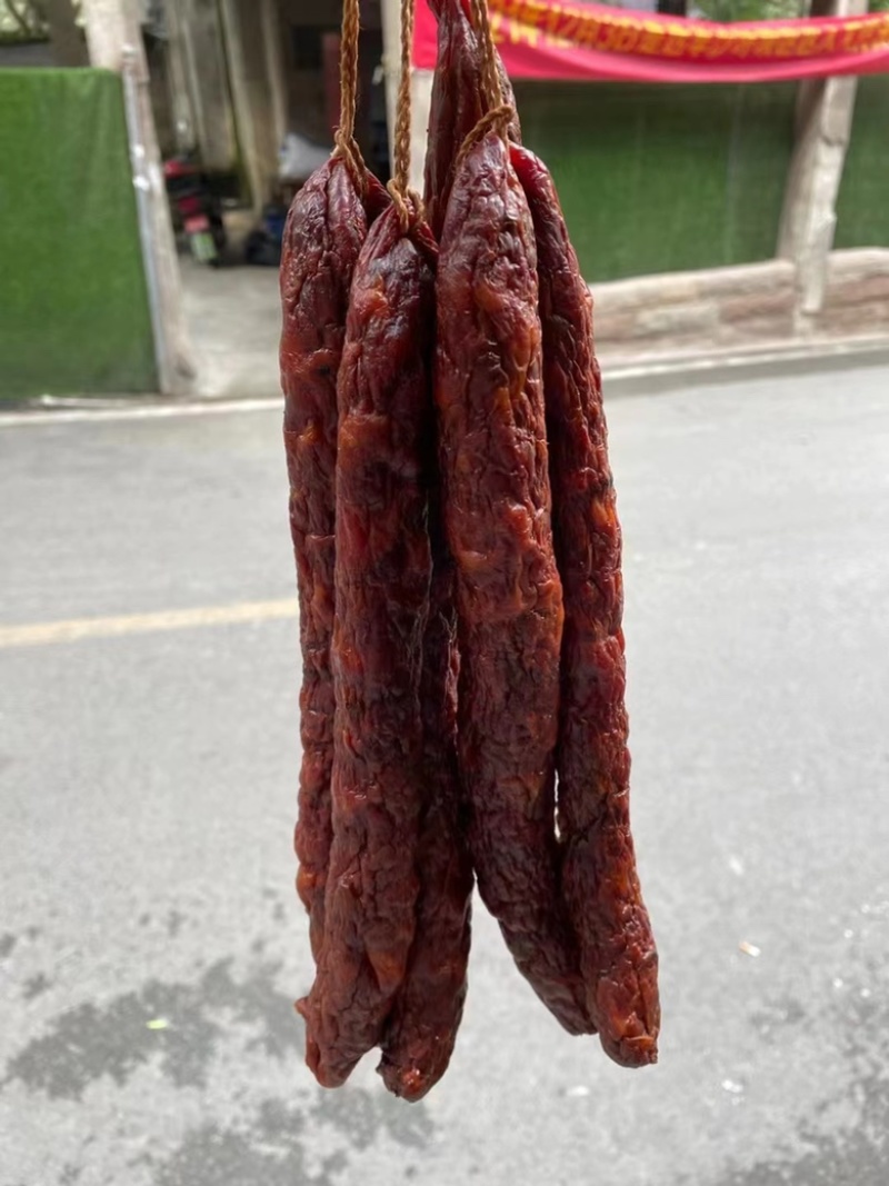 烟熏本地麻辣纯肉香肠（看你具体需求，高低品质都有）