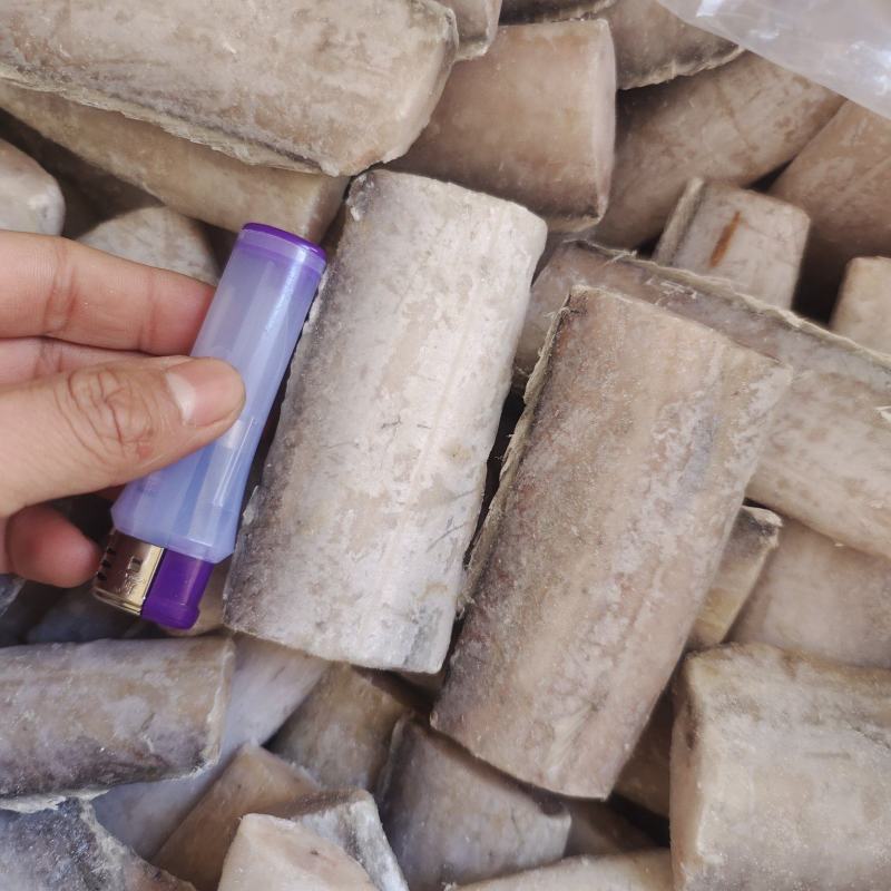 刀鱼段，带鱼段薄冰衣各种规格，需要联系，价格便宜