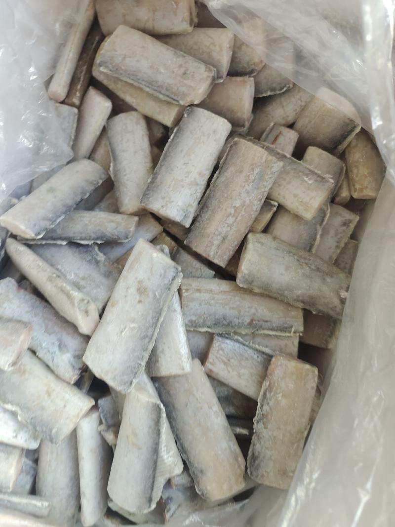 刀鱼段，带鱼段薄冰衣各种规格，需要联系，价格便宜