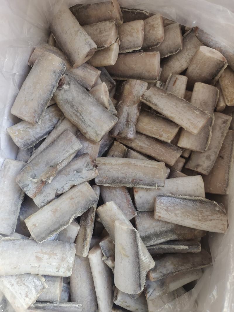 刀鱼段，带鱼段薄冰衣各种规格，需要联系，价格便宜