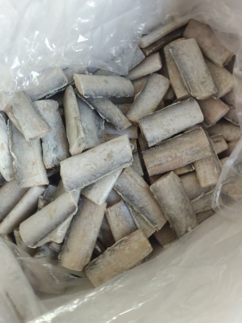 刀鱼段，带鱼段薄冰衣各种规格，需要联系，价格便宜