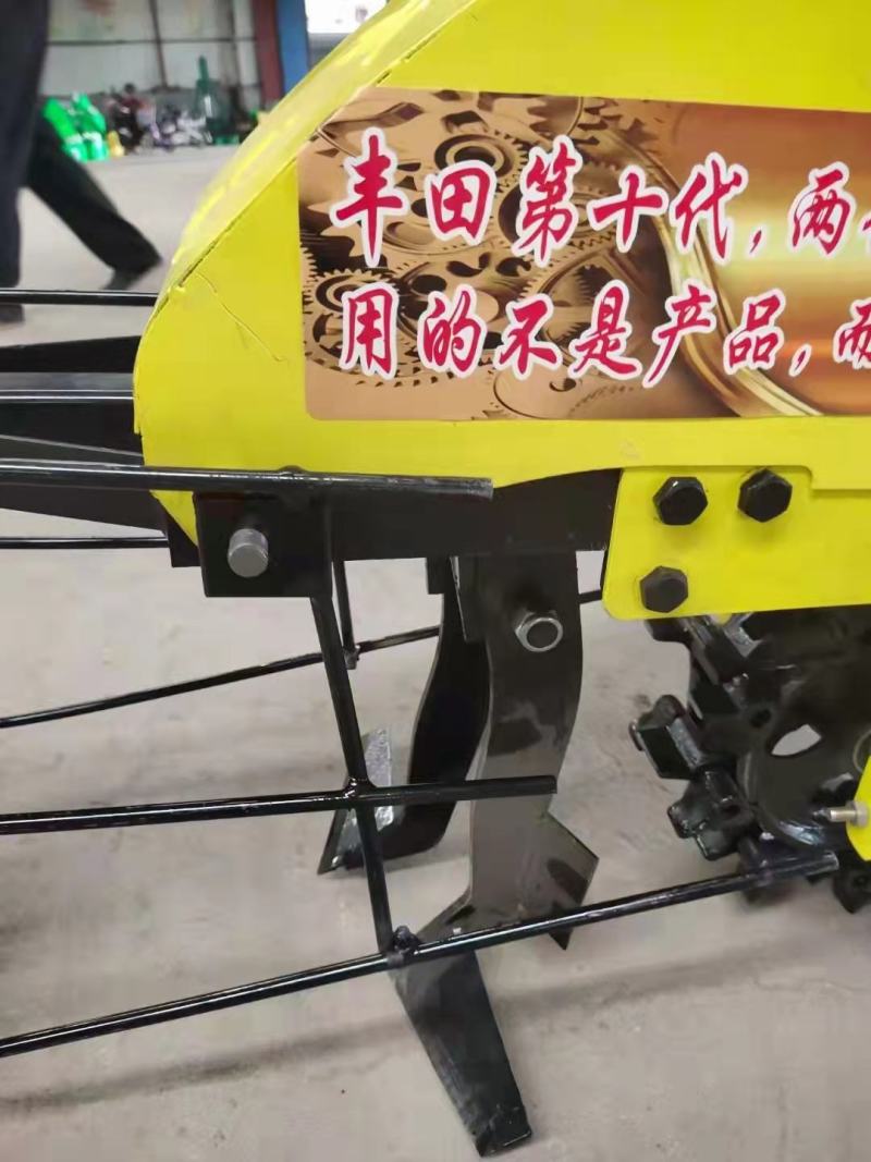新款大蒜收获机汽油两行履带式减震款大蒜收获机家用小型大蒜