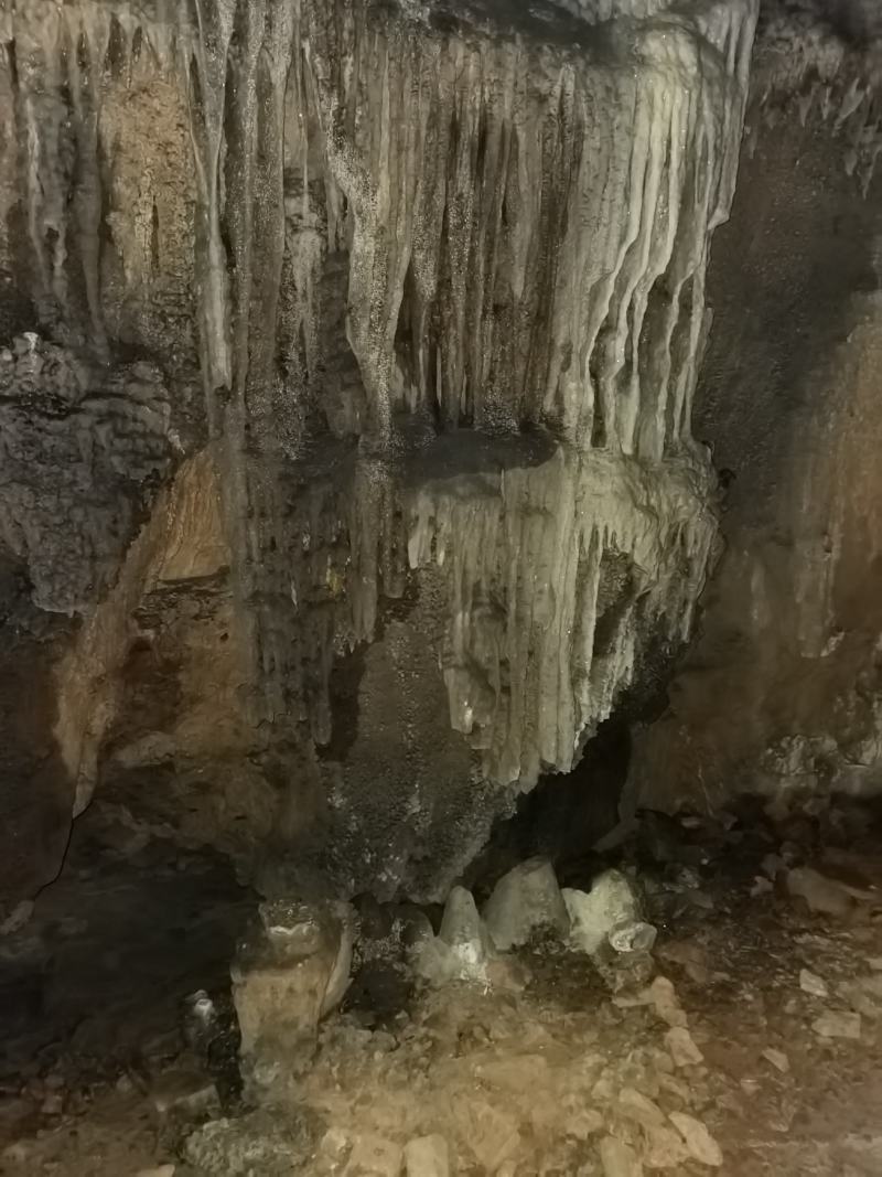 石笋大瑶山里岩洞百年千年自然形成的石笋
