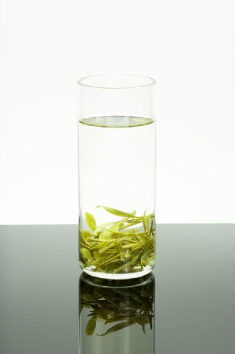 马边县石梁纯野生绿茶*龙井具有独特的豆香花香味