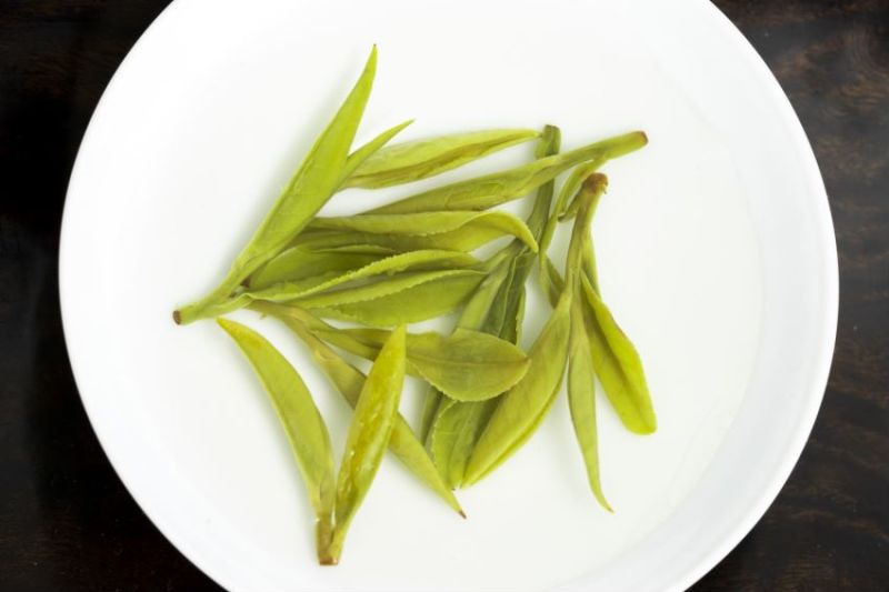 马边县石梁纯野生绿茶*龙井具有独特的豆香花香味
