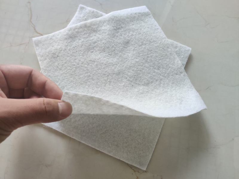 草绿土工布针刺无纺布涤纶土工布养护土工布规格
