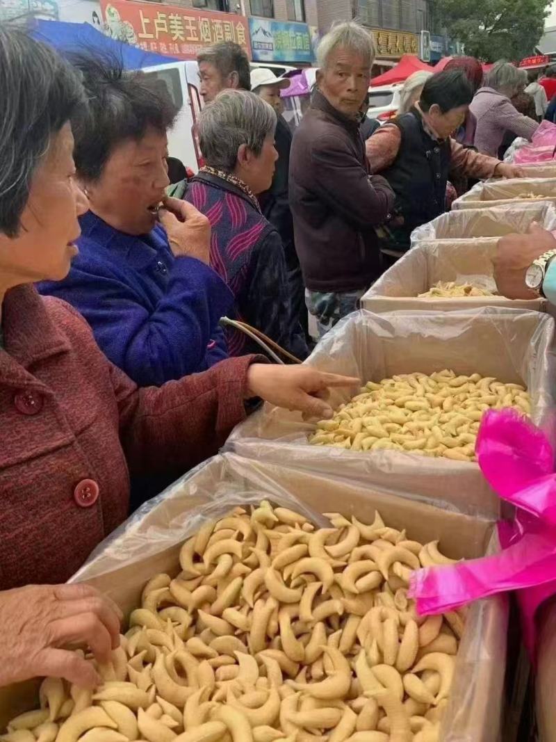 山药酥地摊展销会热卖15元3斤非常火爆低价批发