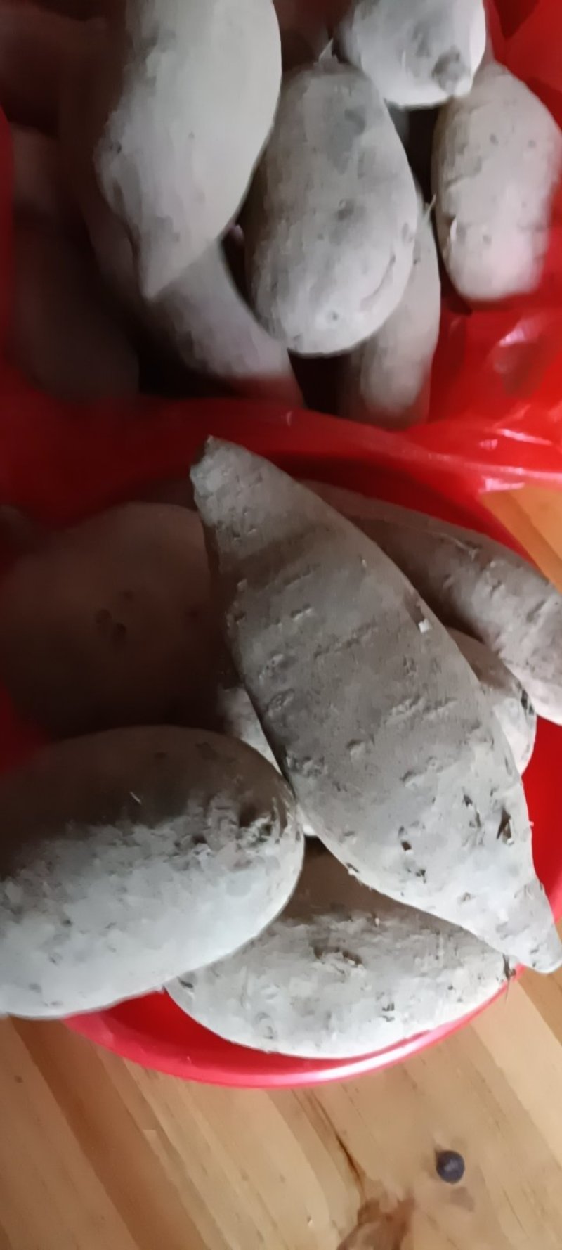农家自种红薯地瓜用自制的土肥土粪浇大的，好吃9斤包邮。