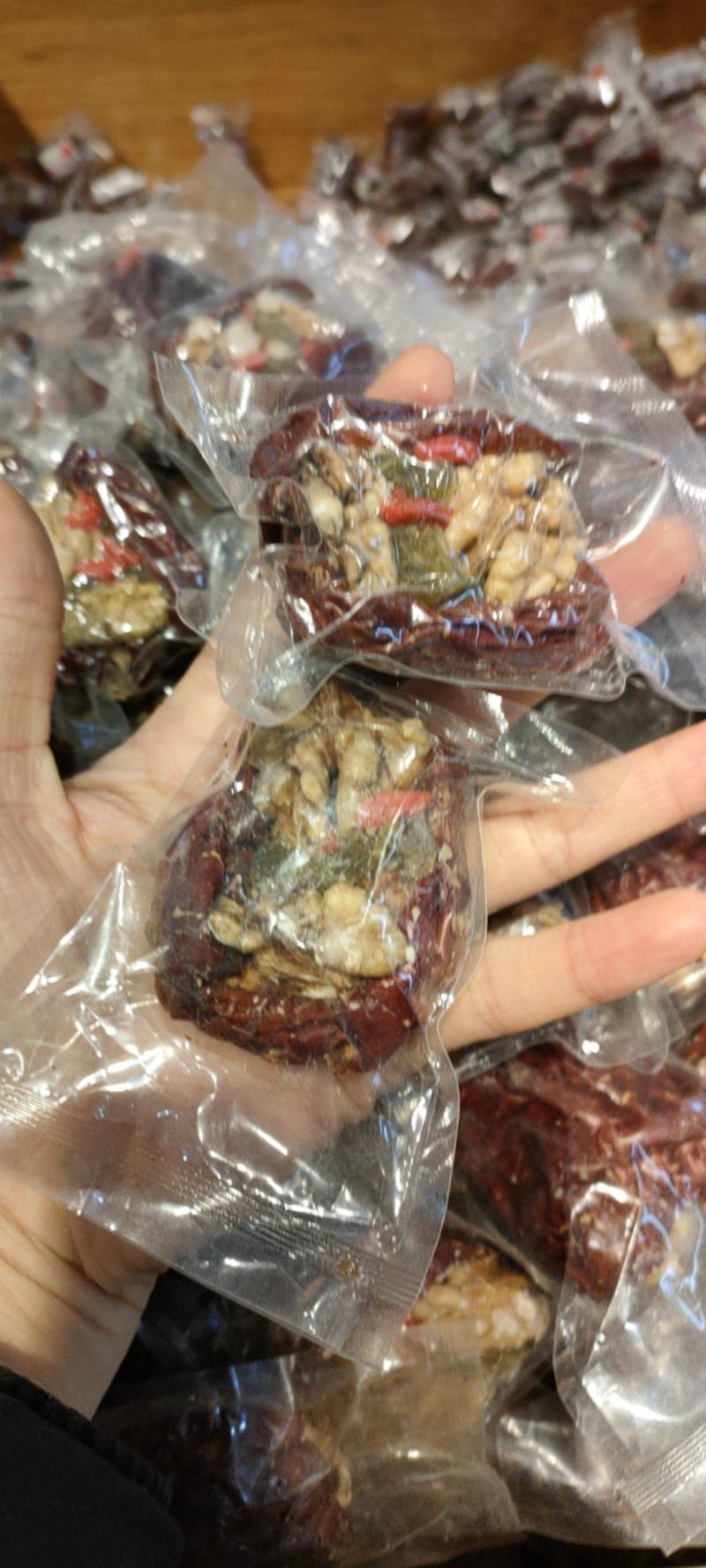 新疆特产枣夹核桃