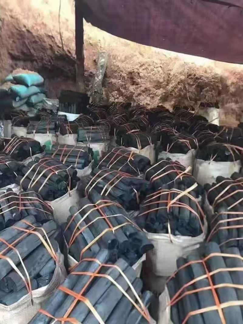 炭木炭烧烤炭越南咖啡木工业木炭荔枝木炭原木炭