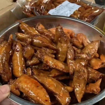 四川网红麻辣鸡翅尖香辣酱鸡尖休闲零食一凉一拌开袋即食