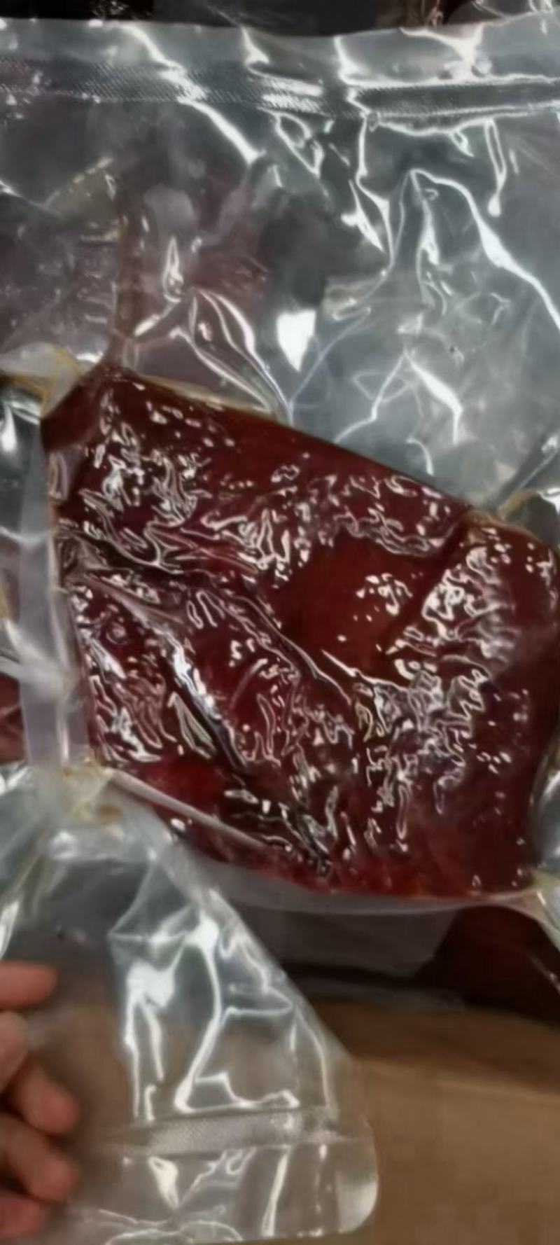 牛肉味跑江湖麻辣猪肉酱香手撕牛肉干食品酱肉地摊展会酱肉