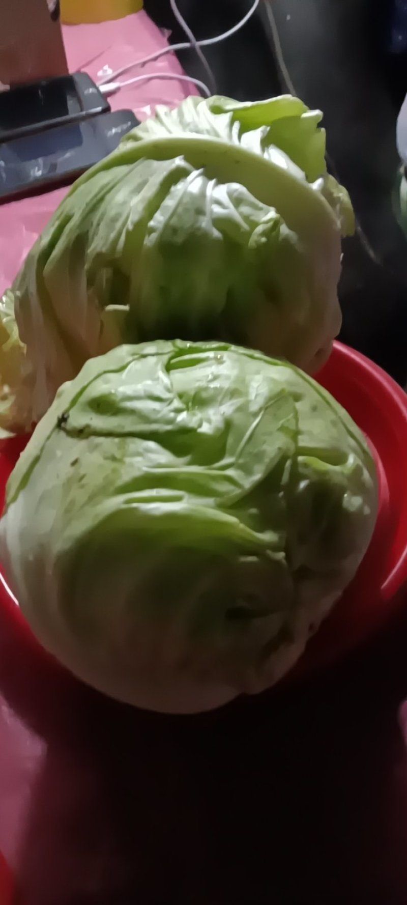 新鲜现摘现发的农家牛心包菜，质量好8一9斤一件包邮。