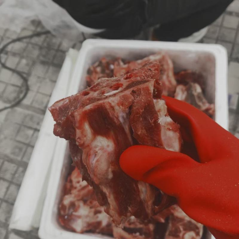 带肉脊骨！！！颜色鲜亮，！！！！！！！！？！！！