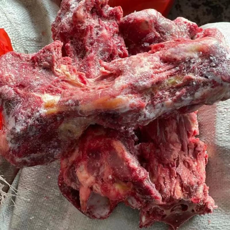 带肉脊骨！！！颜色鲜亮，！！！！！！！！？！！！