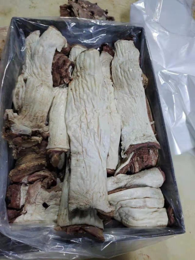 国产半成品牛红肠，国产半成品散带干净出称率高，欢迎平台下