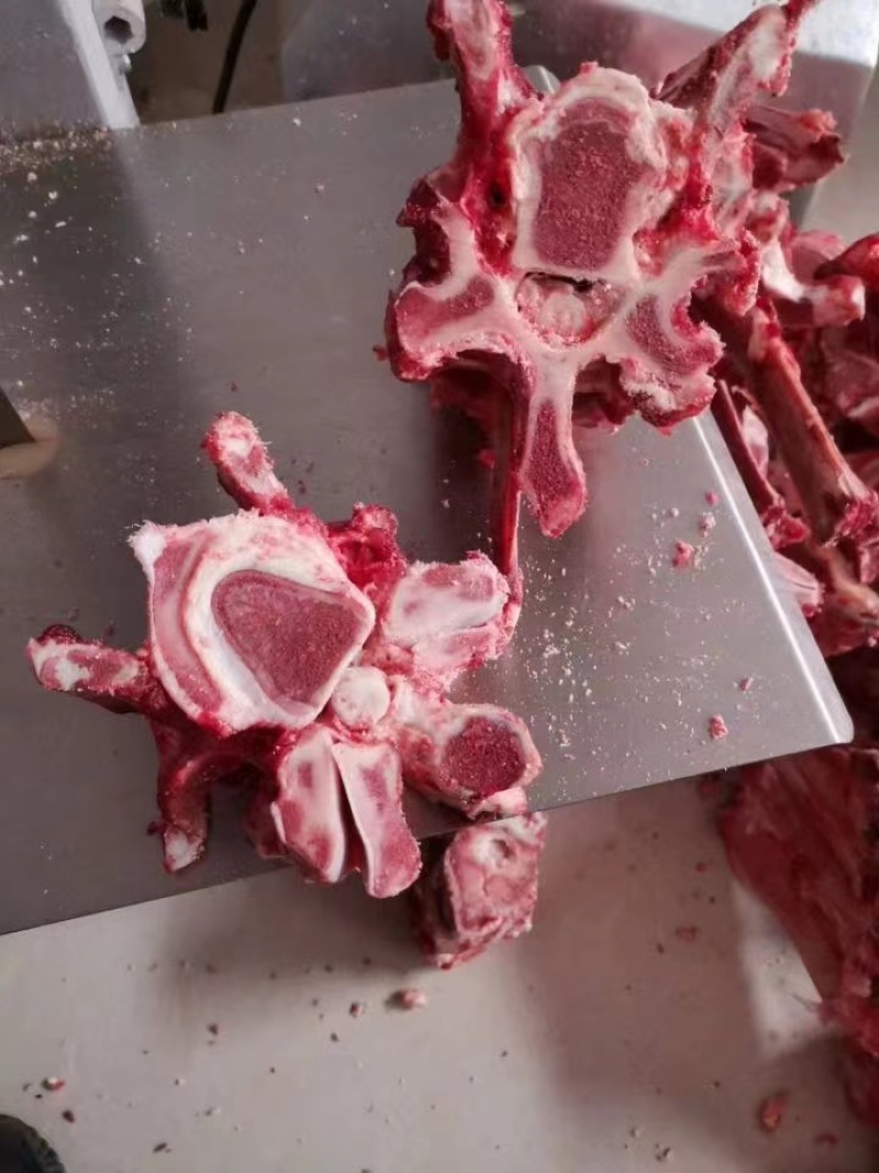 牛脊骨，肉多多，锯断几公分随心定制，新鲜精品