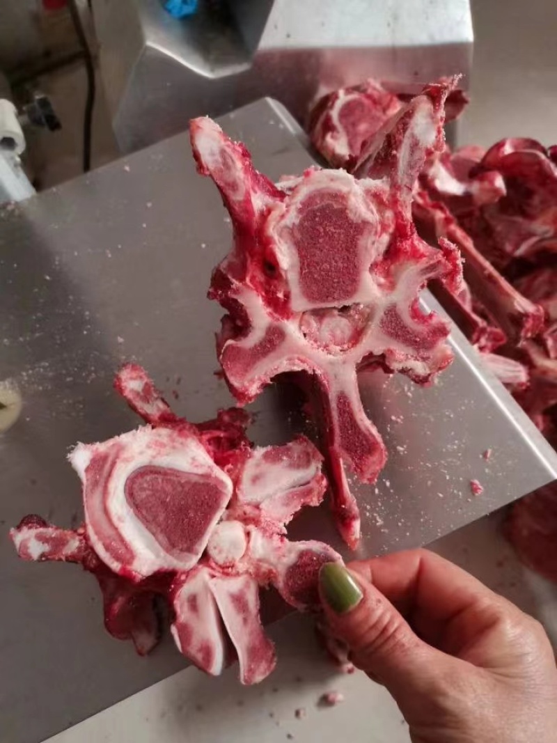 牛脊骨，肉多多，锯断几公分随心定制，新鲜精品