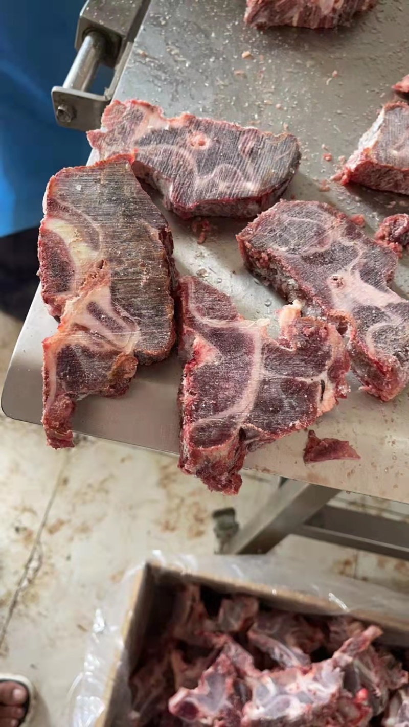 多肉牛脖骨，精品，鲜货中的精品，片，块随心定都可以