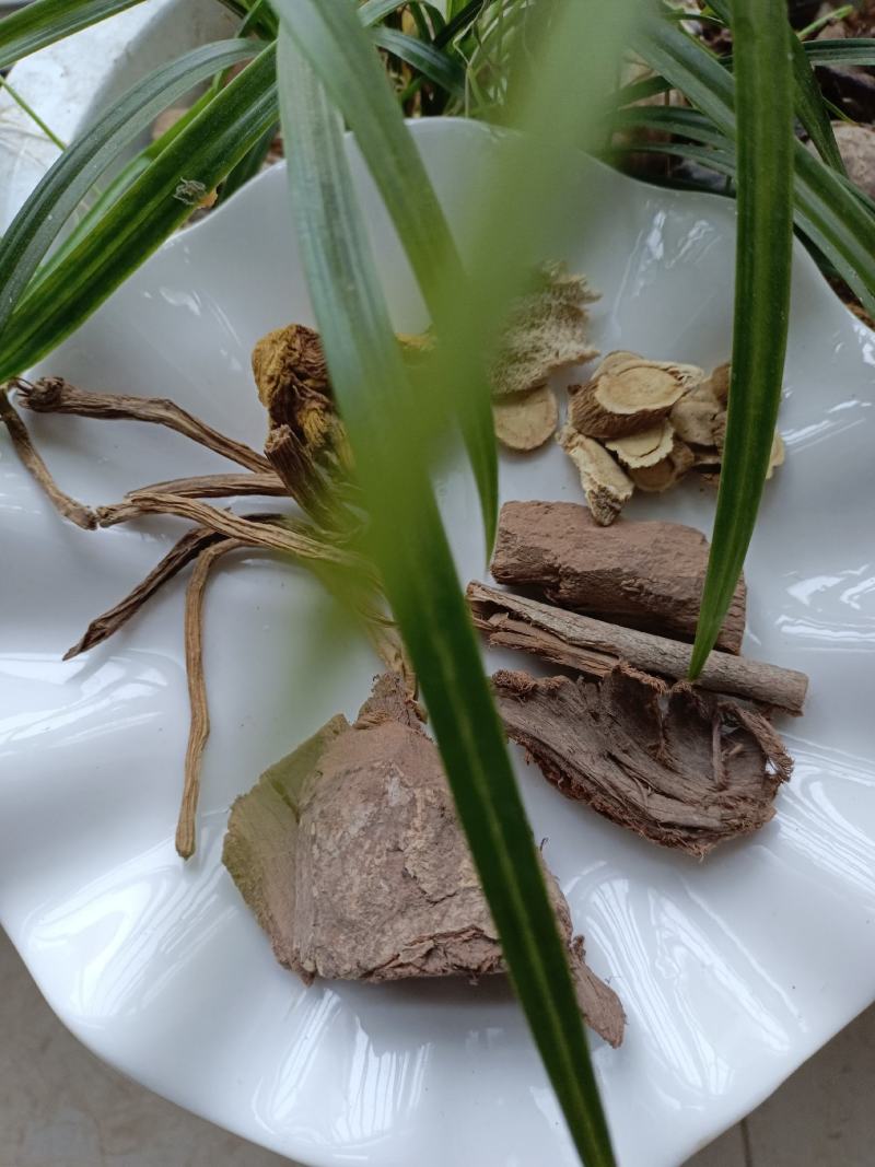 泡脚全是中药材减肥看苦参泡脚泡脚减肥