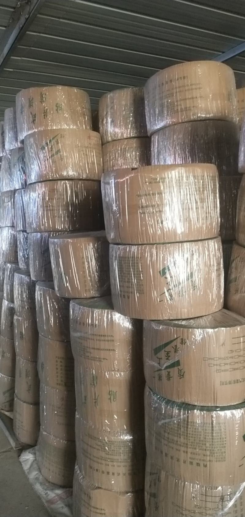 贴片式滴灌带滴灌带大棚滴灌大田滴灌厂家直销