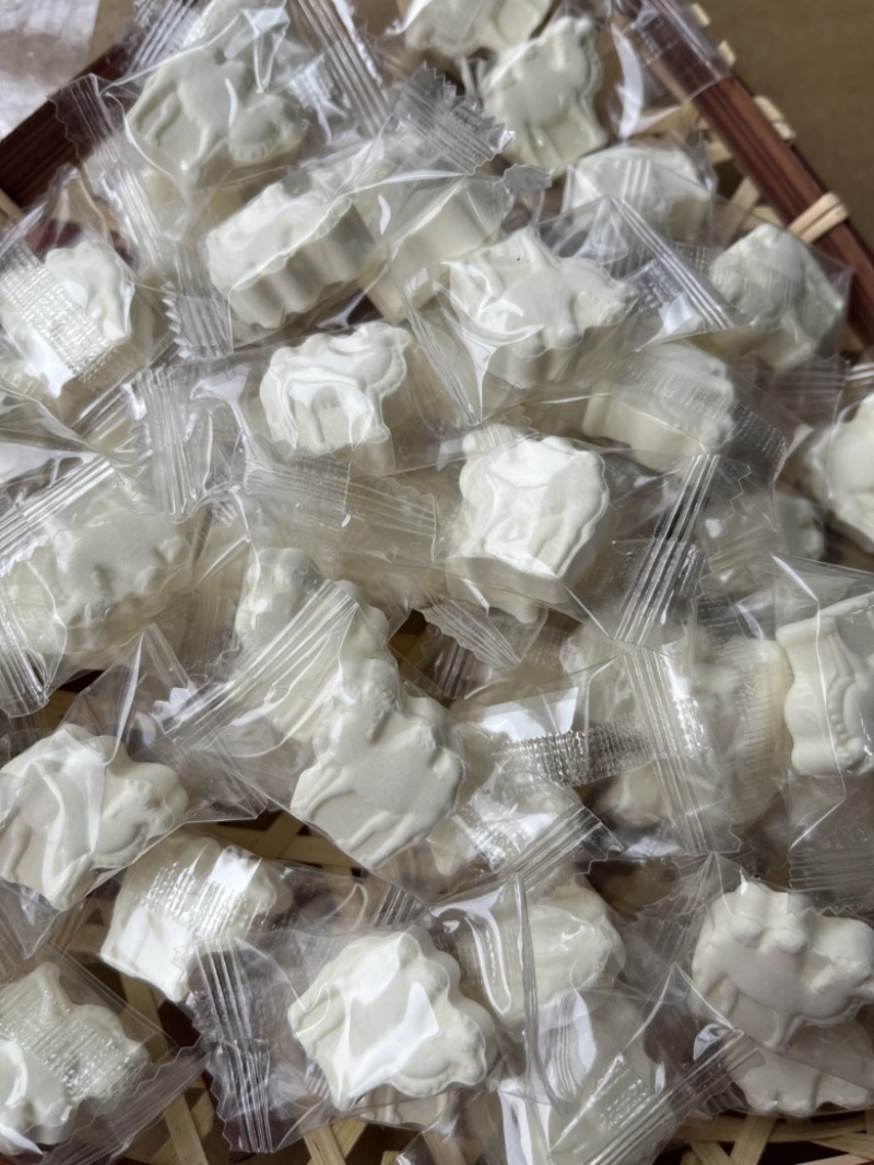 展会地摊市场奶贝奶片牛奶片羊奶片驼奶片欢迎订购
