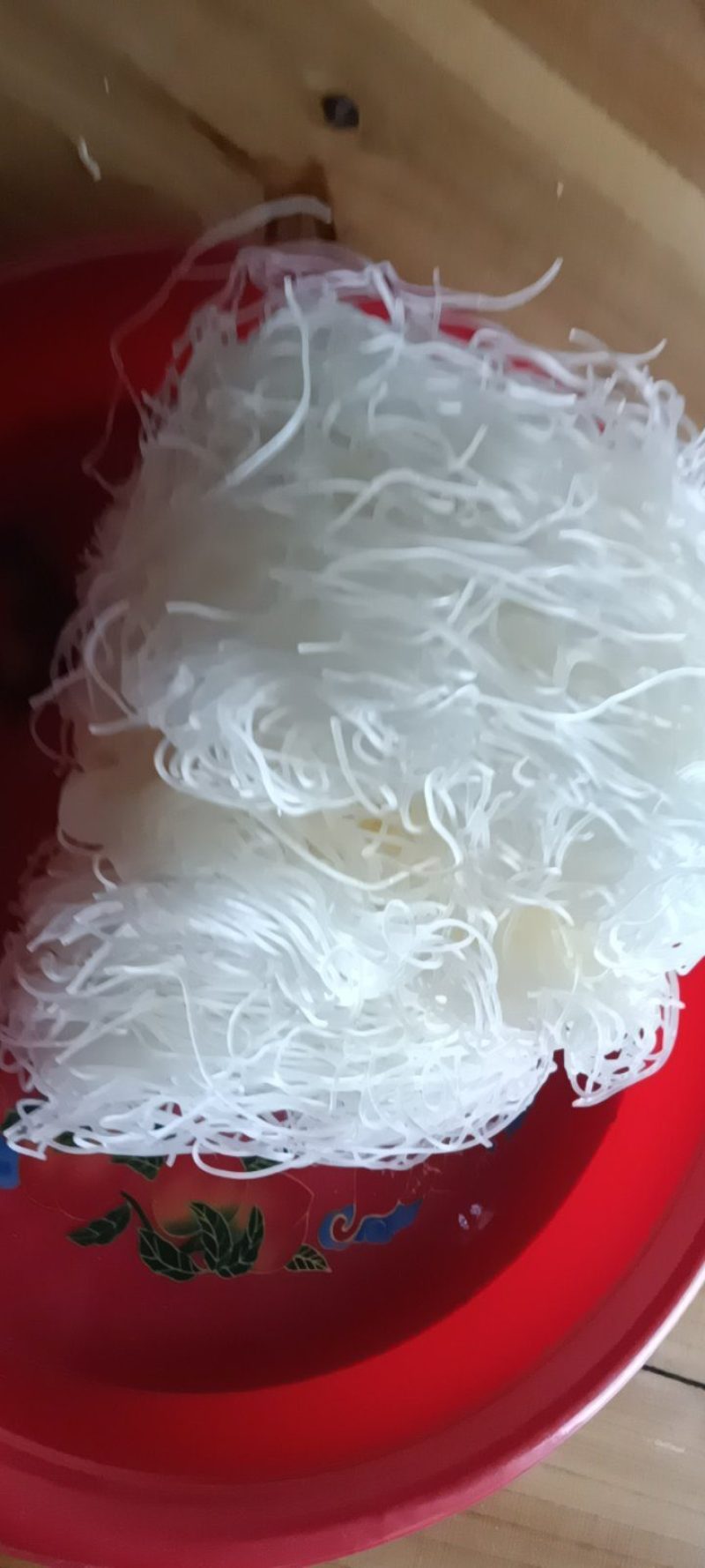 农家自制的细米粉，经济实惠炒煮都可以，5斤一件包邮。