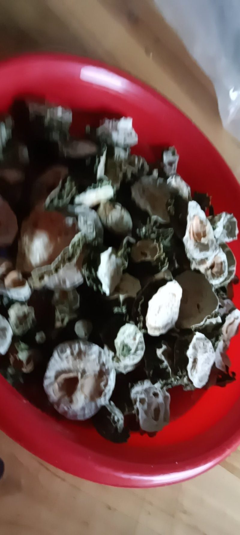 农家自制的苦瓜干，清凉新鲜，1斤为一件包邮。